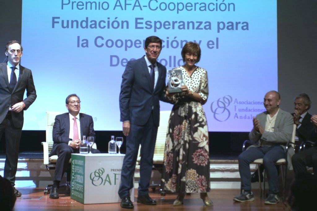 Entrega del Premio AFA 2019 a la Fundación Esperanza para la Cooperación y Desarrollo