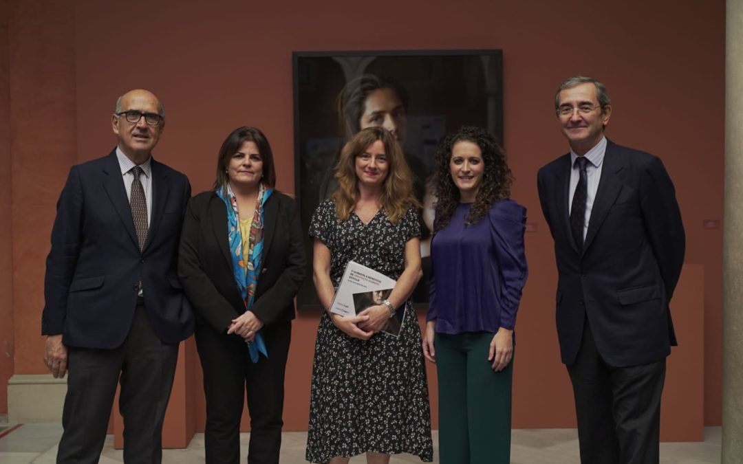 Inauguración de la exposición II Subasta a beneficio de Proyecto Hombre en la Fundación Cajasol