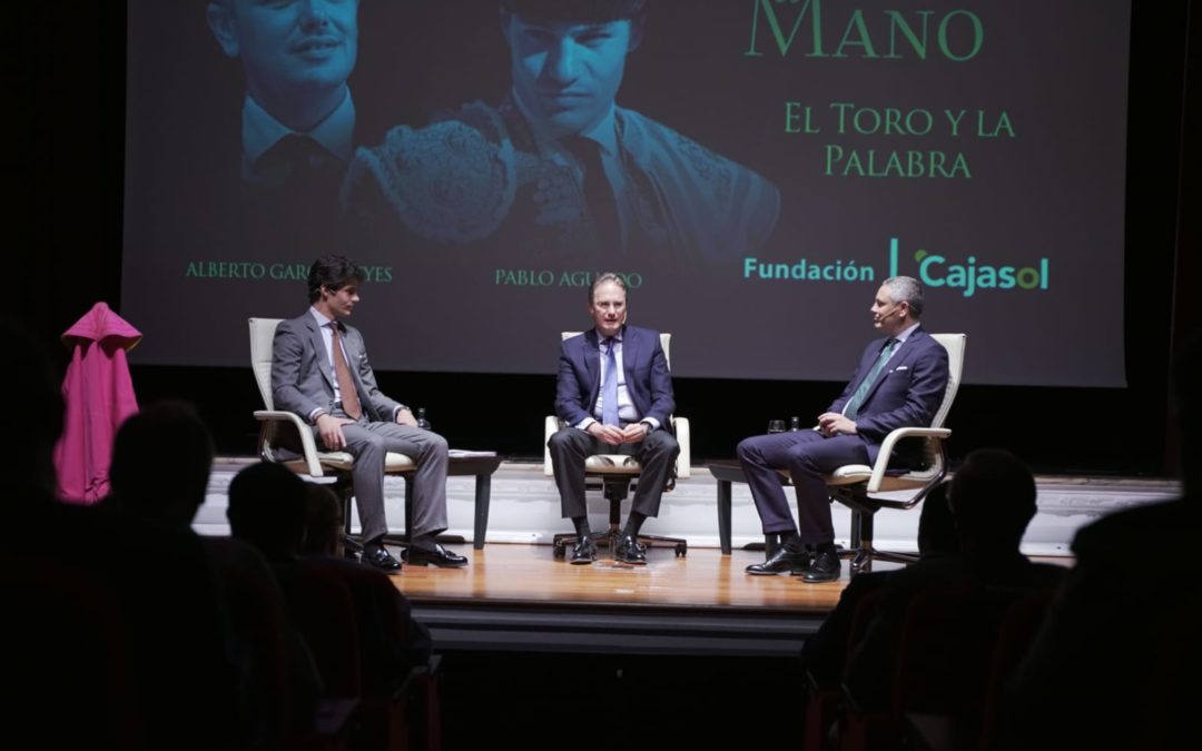 Pablo Aguado y Alberto García Reyes, Mano a Mano en la Fundación Cajasol, presentados por José Enrique Moreno