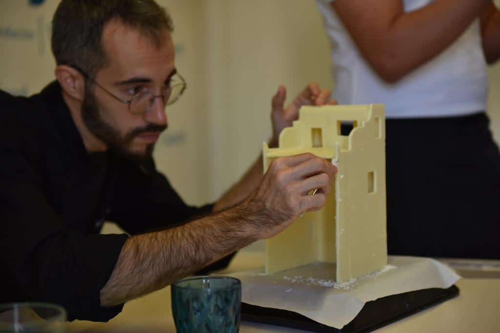 Taller de escultura de chocolate en la sede de la Fundación Cajasol en Cádiz