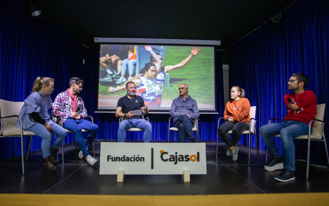 Charla Deportiva con representantes de CODA Huelva en la Fundación Cajasol