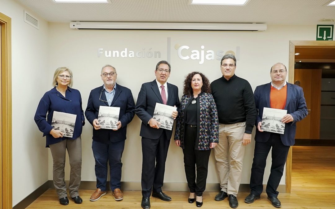 Presentación del libro 'El Ayuntamiento y la Plaza Nueva de Sevilla' en la Fundación Cajasol