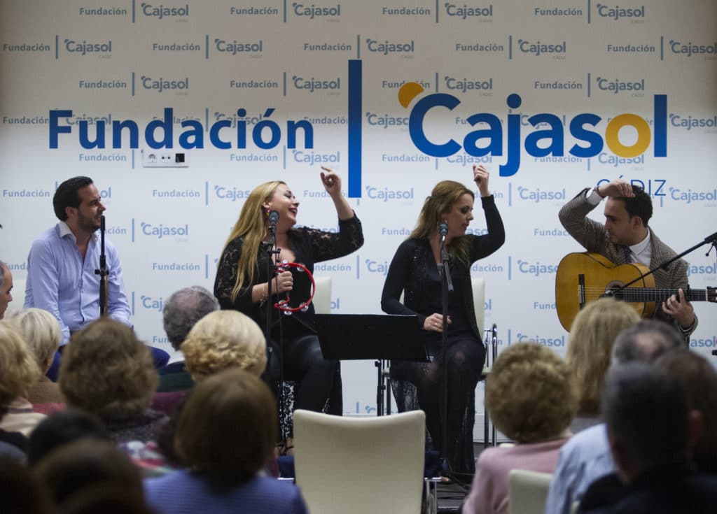 Nazaret y Aroa Cala, villancicos flamencos en la Fundación Cajasol