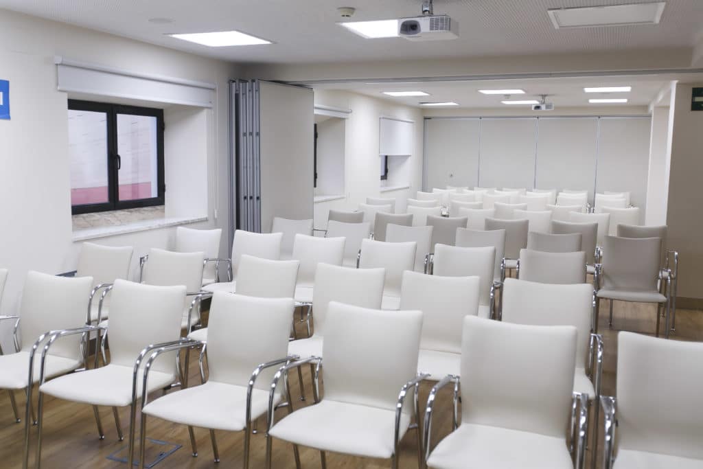 Sala de los talleres en el Foro de la Fundación Cajasol en Sevilla