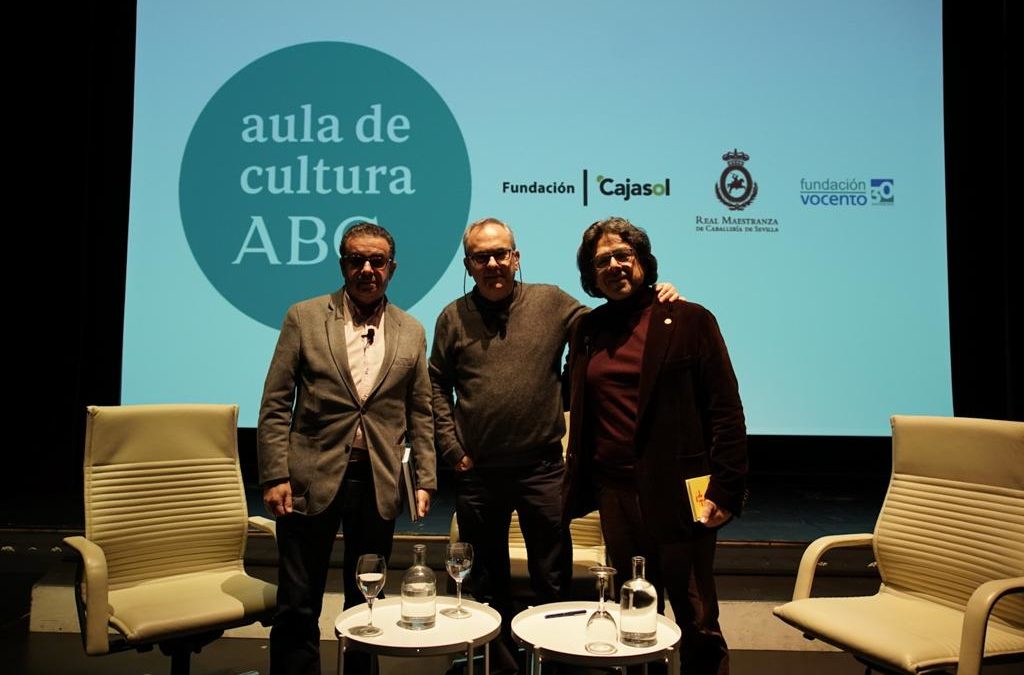 Francisco Robles, Pablo d'Ors y Fernando Iwasaki en el Aula de Cultura de ABC de Sevilla