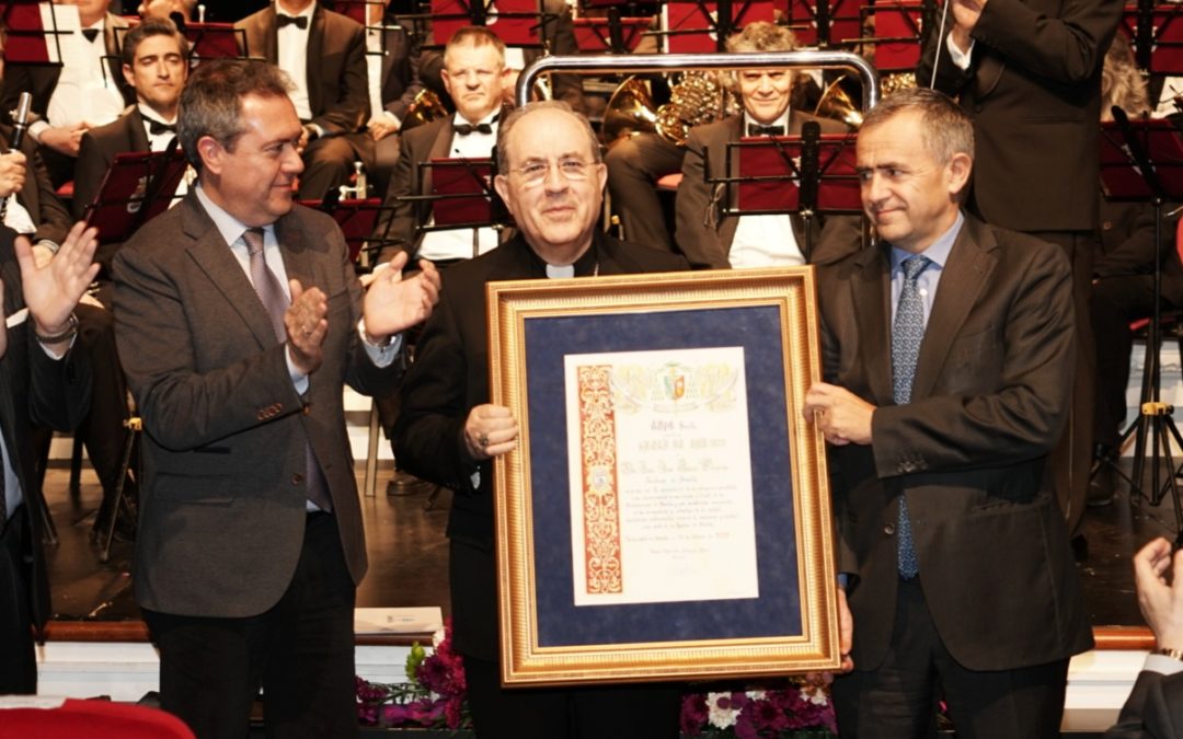 Entrega de la ‘Saeta de Oro 2020’ a monseñor Asenjo, arzobispo de Sevilla, en la Fundación Cajasol