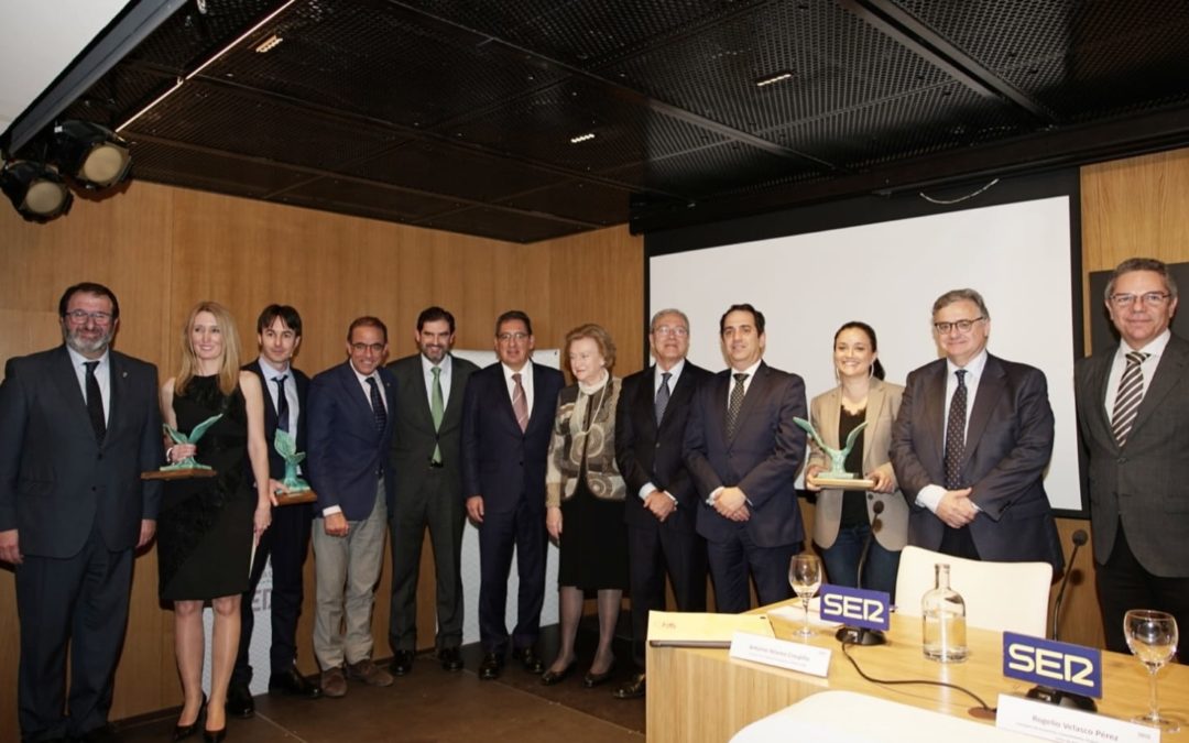 Foto de familia en el acto de entrega de los VII Premios Losada Villasante