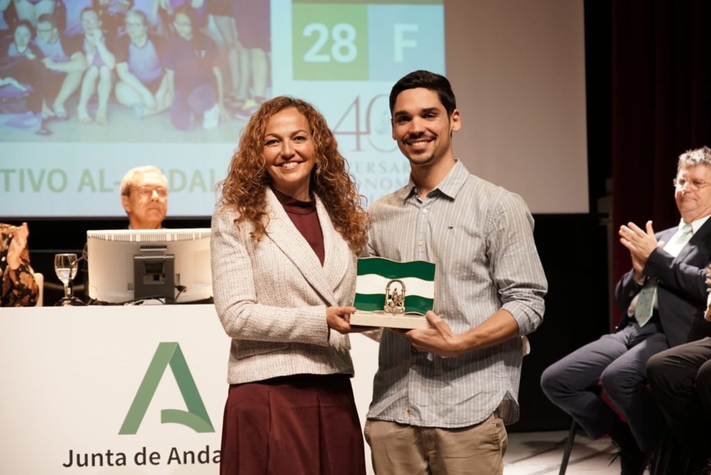 Entrega de las Banderas de Andalucía por parte de la provincia de Sevilla en la Fundación Cajasol