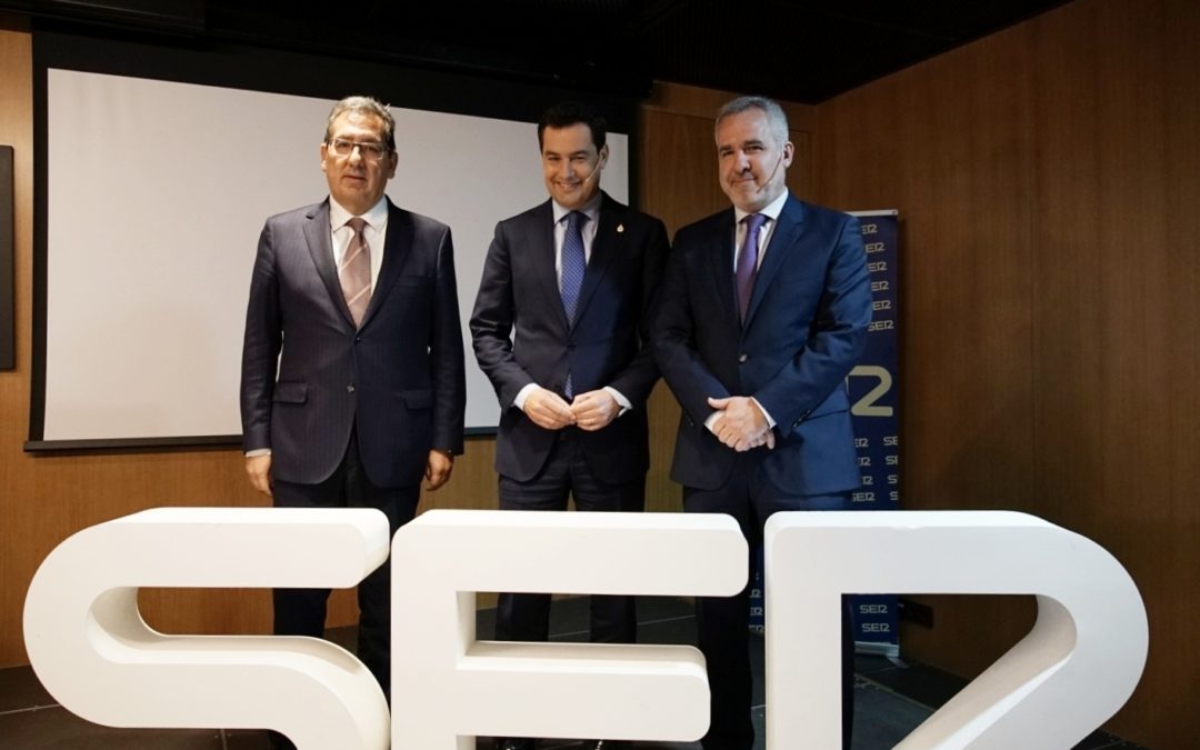 Juan Manuel Moreno, presidente de la Junta de Andalucía, inaugura el ciclo #Andalucia40SER en la Fundación Cajasol