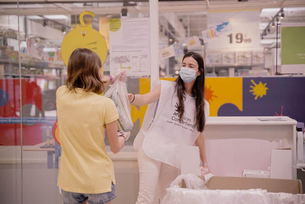 Recogida de alimentos Andaluces Compartiendo en Carrefour San Pablo de Sevilla