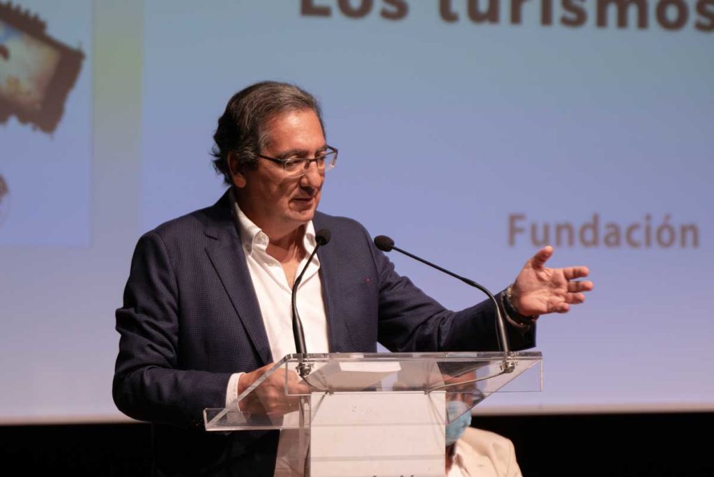 Antonio Pulido, en la presentación del libro '¿Distopías reversibles? Los turismos del mañana' en la Fundación Cajasol