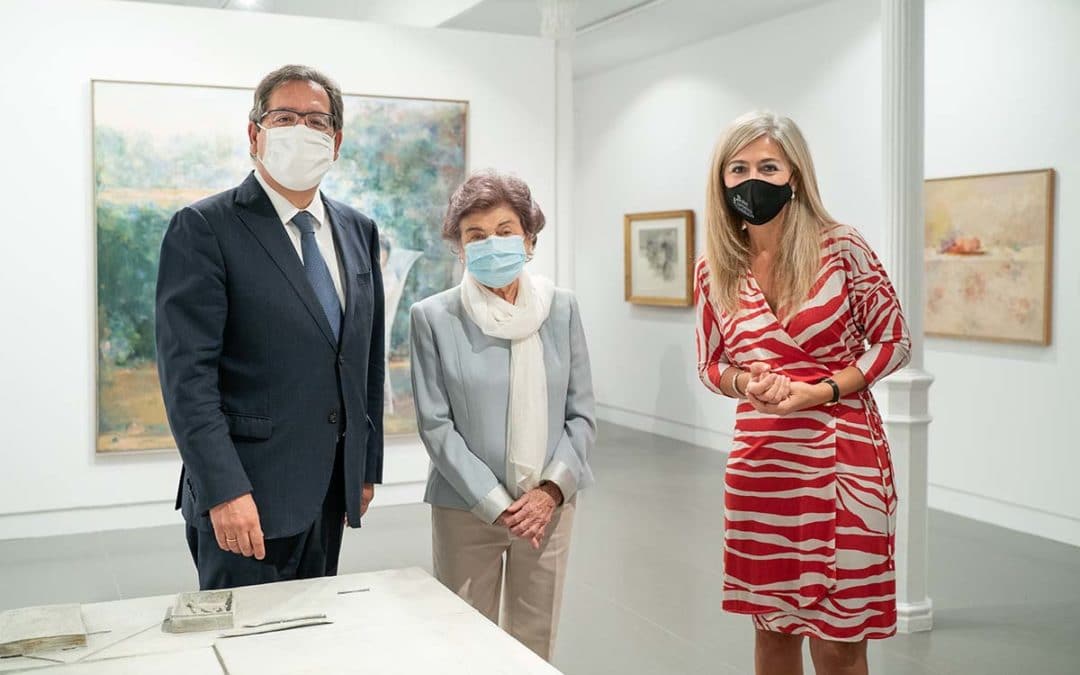 Antonio Pulido, Carmen Laffón y Patricia del Pozo, en la exposición 'Carmen Laffón en la Colección Cajasol'