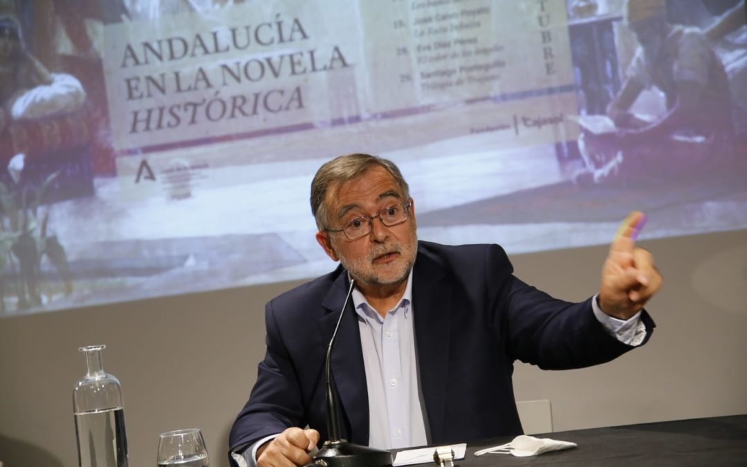 José Calvo Poyato, durante su conferencia en la sede de la Fundación Cajasol en Córdoba