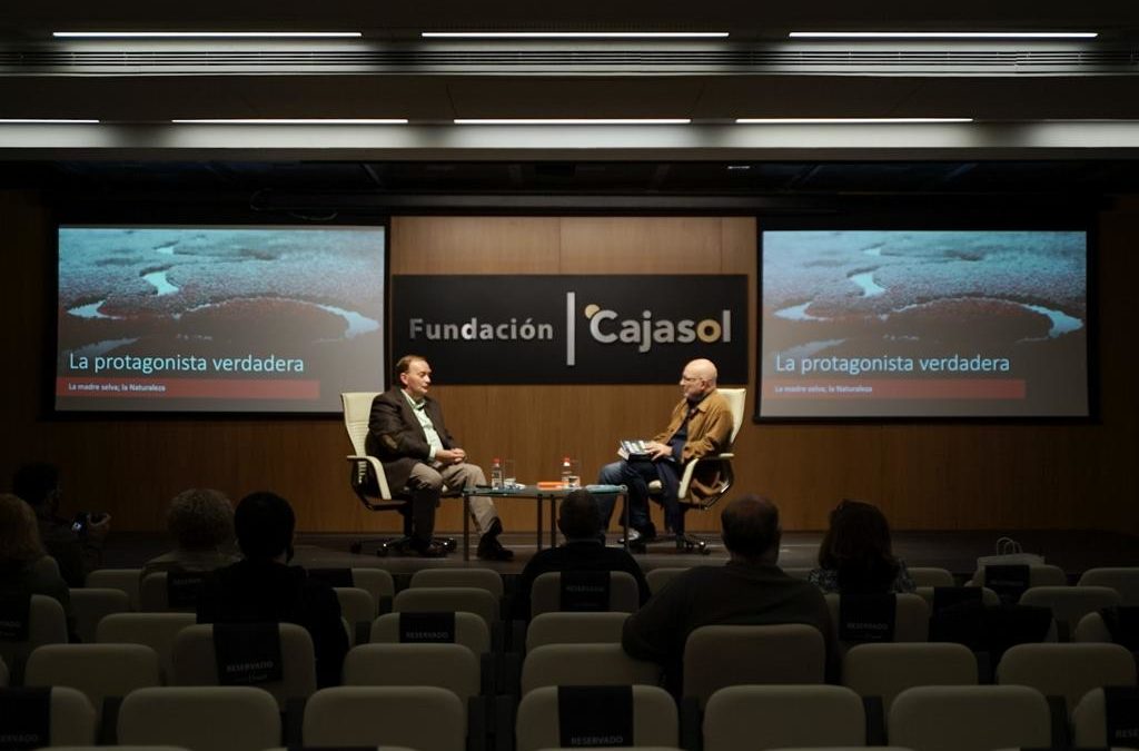 Presentación de 'La bruma verde' en la sede de la Fundación Cajasol en Sevilla