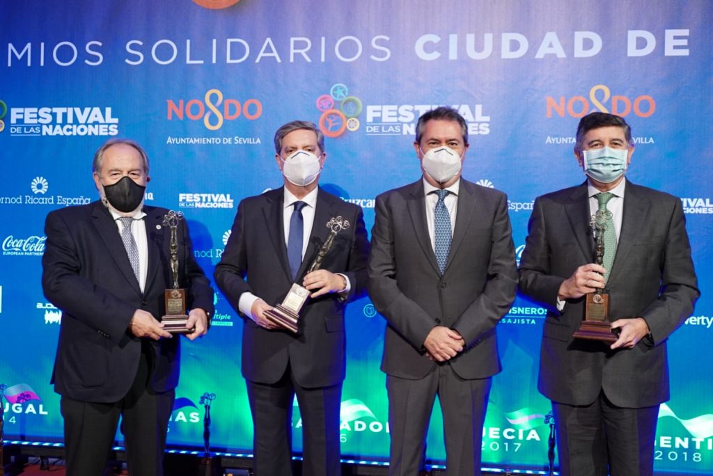 Colegio de Médicos, Enfermería y Farmacéuticos de Sevilla, galardonados en Premios Solidarios 2020