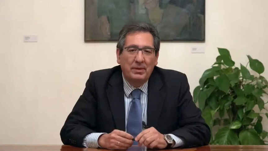 Antonio Pulido, durante su intervención en la previa del debate