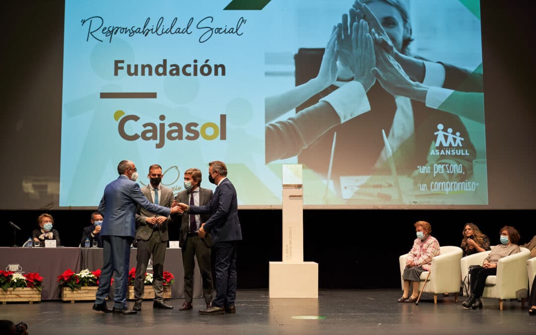 Fundación "La Caixa" y Fundación Cajasol reciben un reconocimiento por su apoyo a ASANSULL