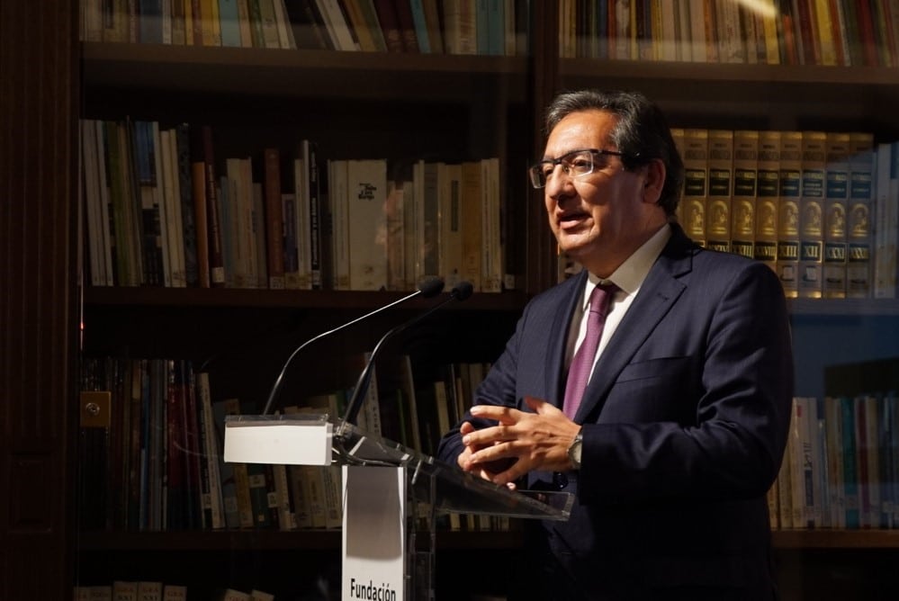 Antonio Pulido Gutiérrez presenta al Premio Nobel de Economía 2020