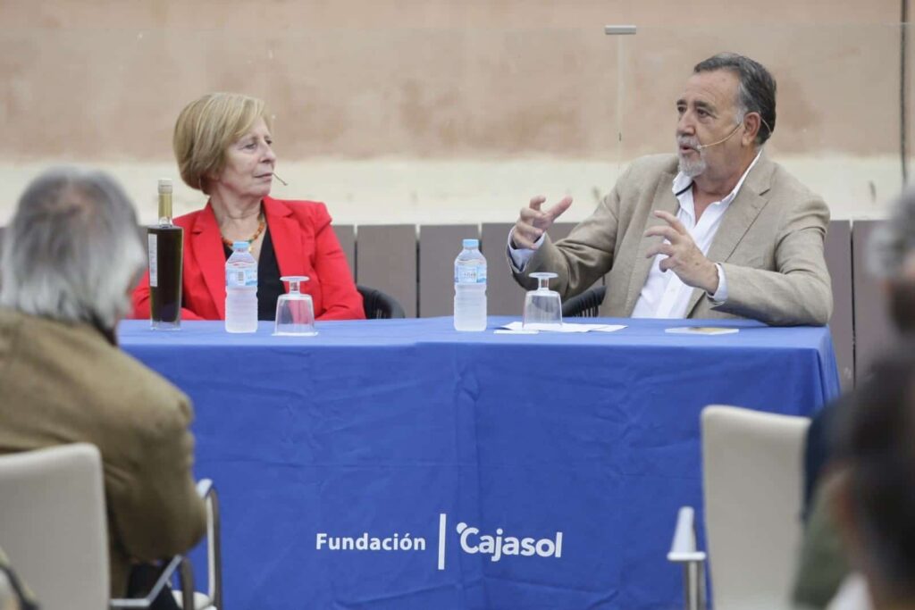 JESUS MAESO PRESENTA SU ÚLTIMO LIBRO «OLEUM. EL ACEITE DE LOS DIOSES» EN LA FUNDACIÓN CAJASOL