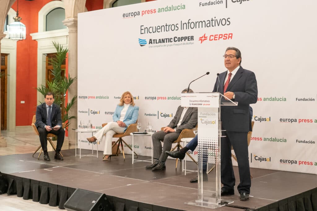 Juan Bravo y Antonio Pulido asisten al Encuentro Informativo de Europa Press sobre rebaja fiscal