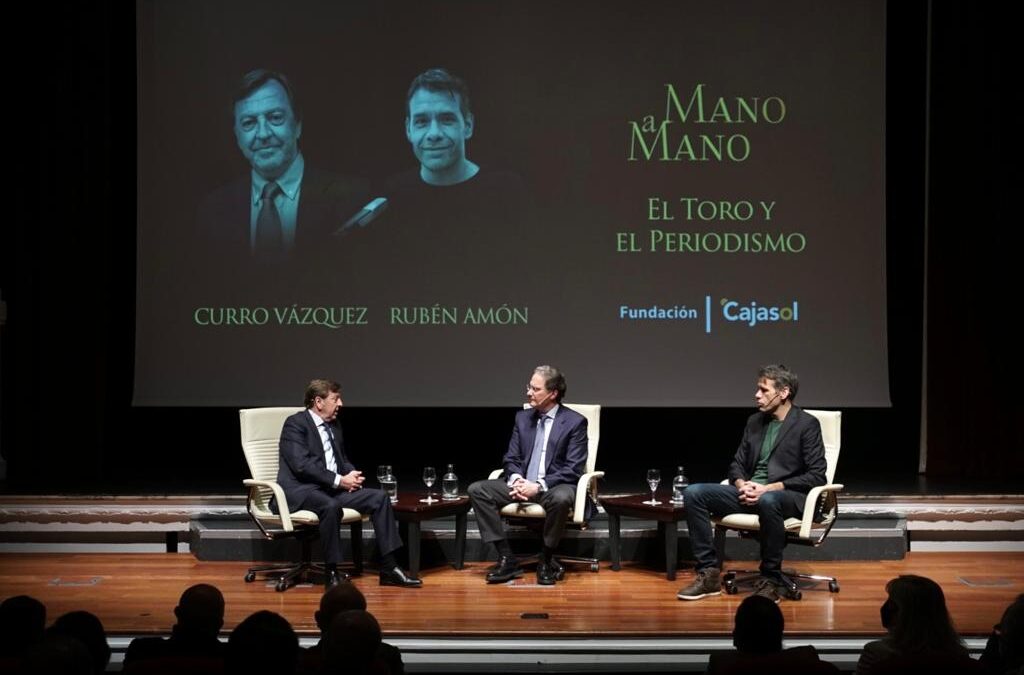 Curro Vázquez y Rubén Amón: toros, periodismo y literatura en la Fundación Cajasol