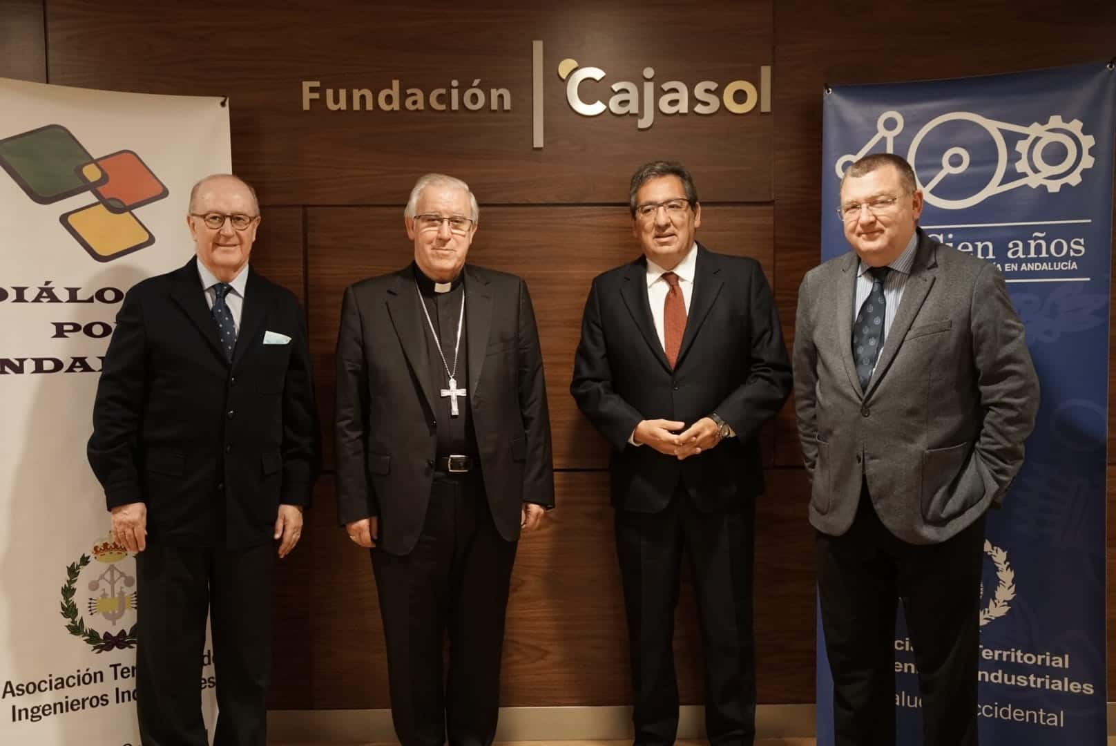 José Ángel Saiz, arzobispo de Sevilla, protagonista de los Diálogos por Andalucía en la Fundación Cajasol con Antonio Pulido Gutiérrez