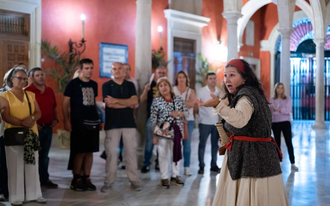 Gran aceptación de las visitas guiadas teatralizadas en la Fundación Cajasol durante la Noche en Blanco de Sevilla 2022