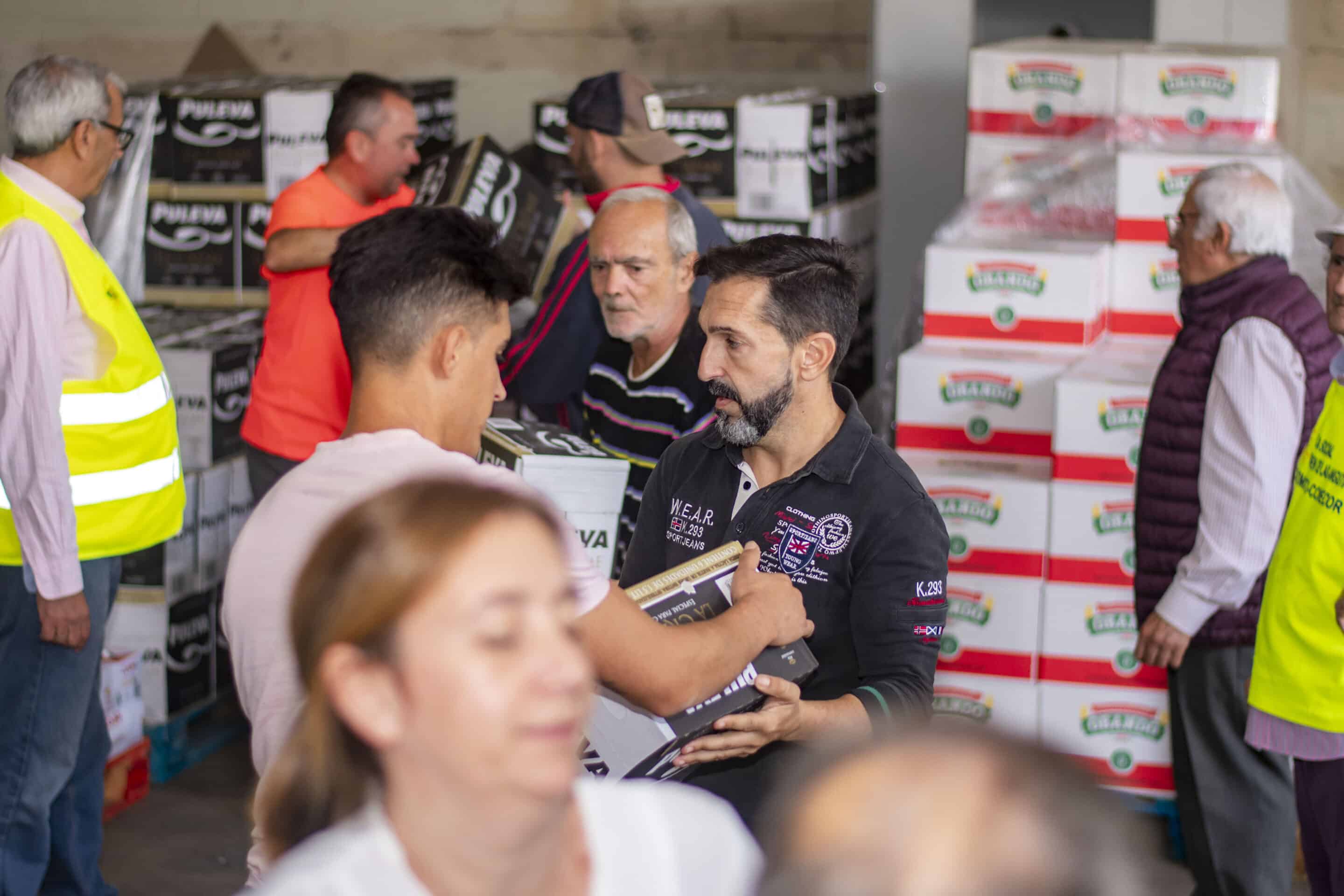 Andaluces Compartiendo, impulsado por LANDALUZ, Fundación Cajasol y la Fundación ‘la Caixa’, ha realizado una donación de alimentos para las familias onubenses.