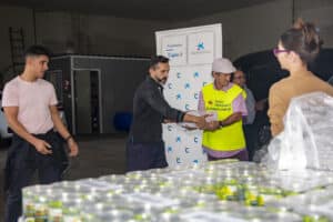 Andaluces Compartiendo, impulsado por LANDALUZ, Fundación Cajasol y la Fundación ‘la Caixa’, ha realizado una donación de alimentos para las familias onubenses.