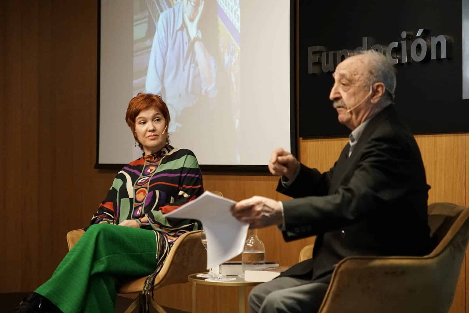 La Fundación Cajasol ha acogido la presentación del libro ‘Flamencos. Viaje a la generación perdida’ escrita a título póstumo por Manuel Herrera Rodas .