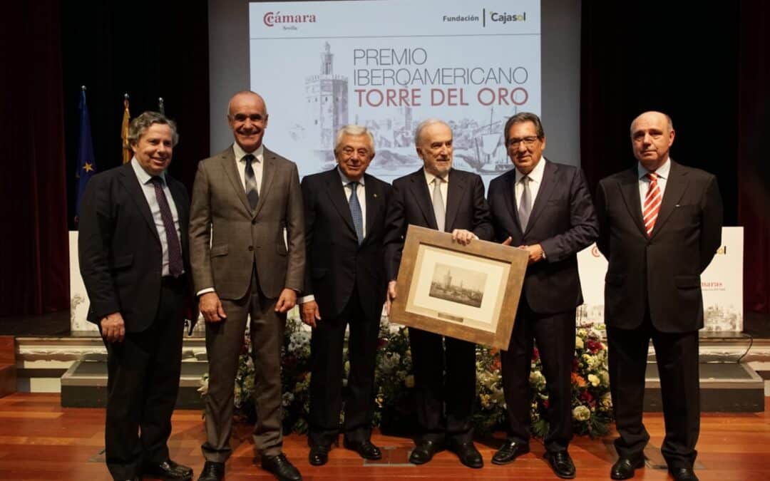 Antonio Pulido asiste a la entrega del IV Premio Iberoamericano Torre del Oro a la RAE