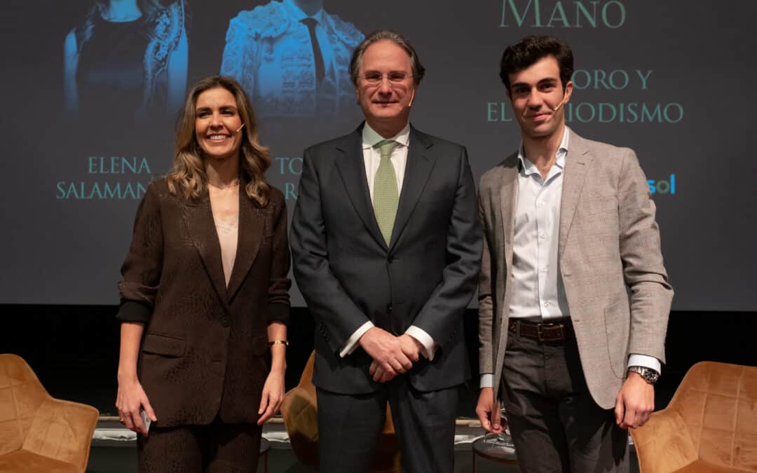 El matador de toros Tomás Rufo y la periodista Elena Salamanca protagonizan una nueva edición de los Mano a Mano de la Fundación Cajasol.