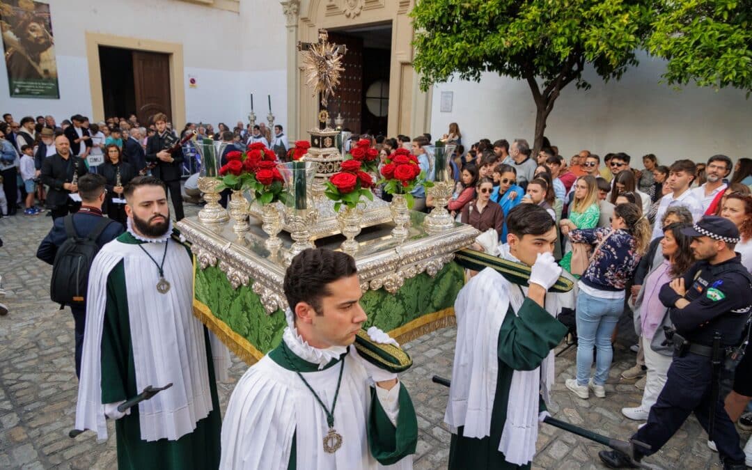 La Fundación Cajasol colabora con la Semana Santa de Cádiz