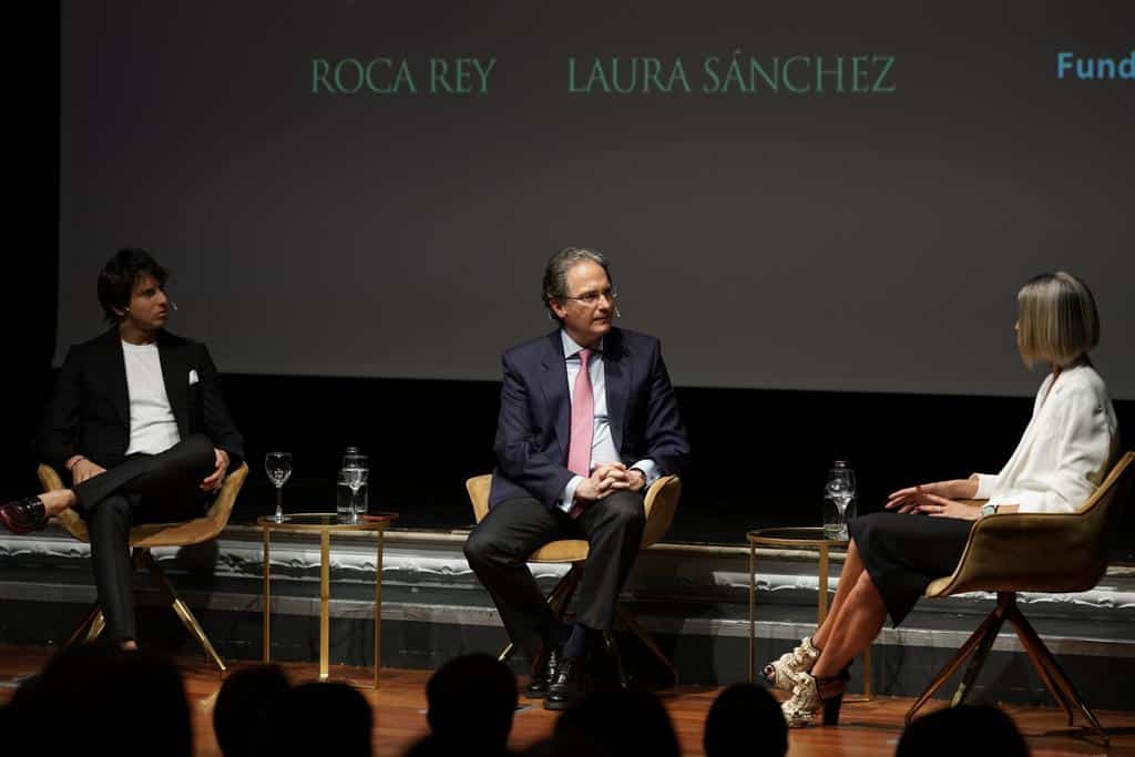 Roca Rey y Laura Sánchez en Fundación Cajasol: toros y moda.