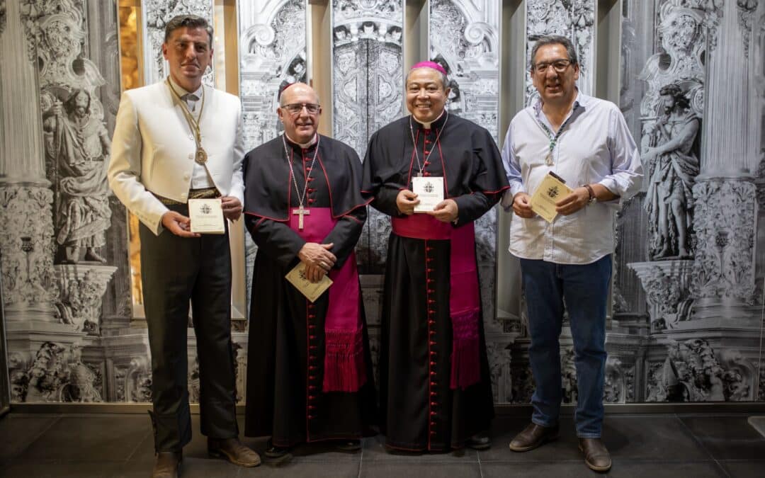 Antonio Pulido asiste a la presentación del libro El Rocío visto por el Papa con el Nuncio del Papa Francisco en España