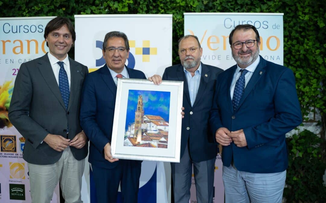 Antonio Pulido imparte la conferencia magistral de los cursos de verano de Olavide en Carmona