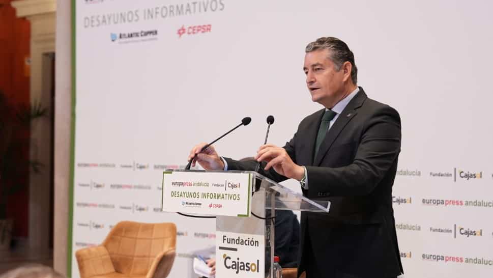 Antonio Pulido presenta a Antonio Sanz en los Desayunos Informativos de Europa Press en Cajasol