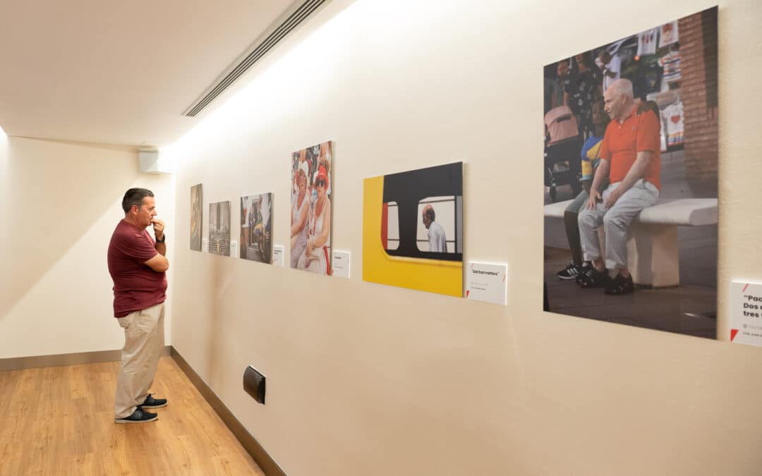 La Fundación Cajasol acoge la muestra fotográfica ‘Gente de Andalucía, gente 10’ organizada por elDiario.es