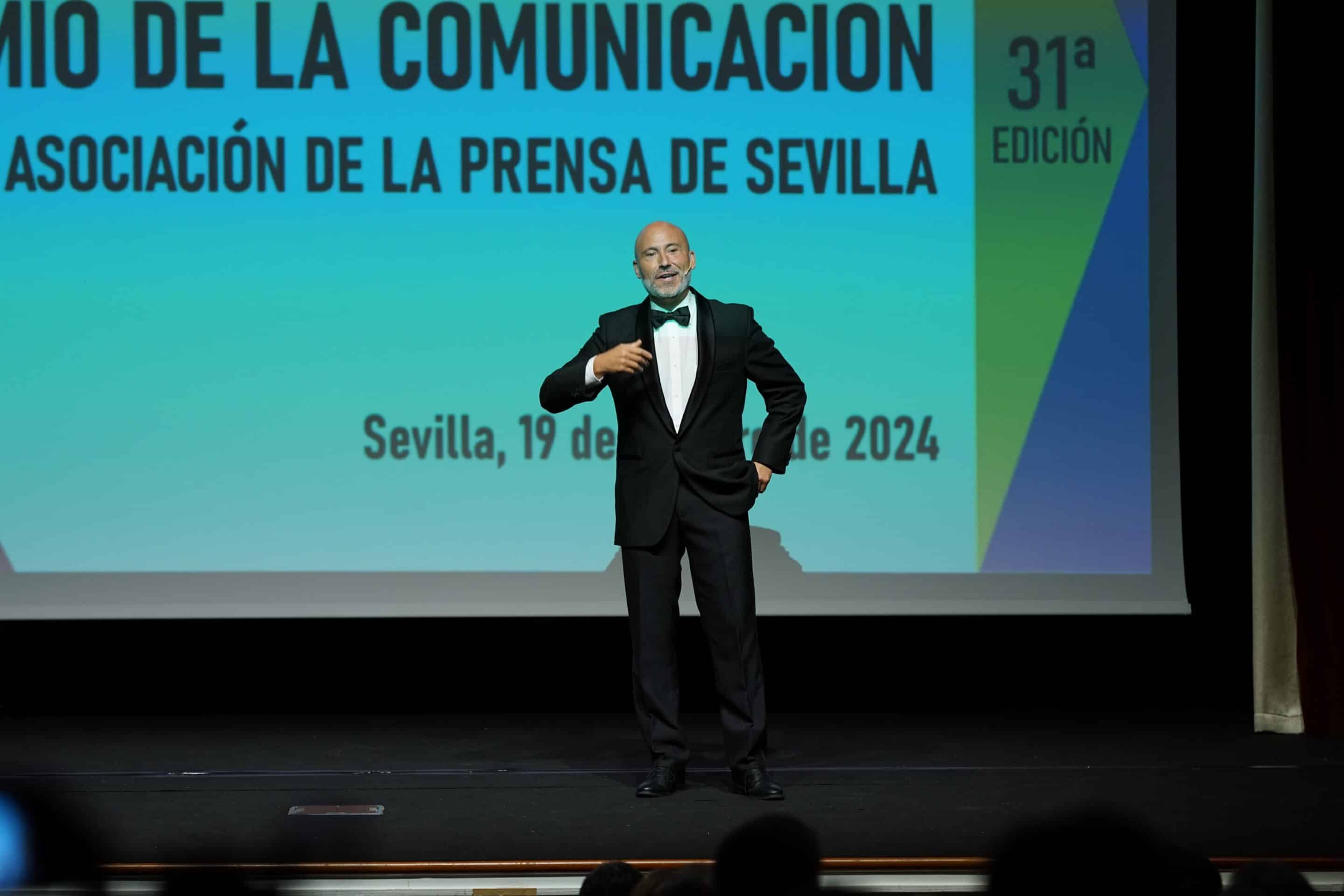 Antonio Pulido asiste al XXXI Premio de la Comunicación de la Asociación de la Prensa de Sevilla