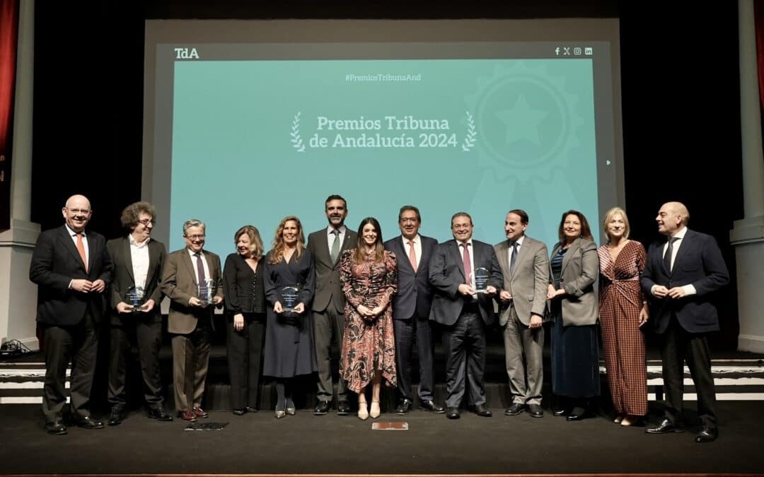 La Fundación Cajasol en Sevilla ha acogido la entrega de los Premios Tribuna de Andalucía, donde se reconocen los mejores proyectos empresariales en la iniciativa público-privada.