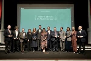 La Fundación Cajasol en Sevilla ha acogido la entrega de los Premios Tribuna de Andalucía, donde se reconocen los mejores proyectos empresariales en la iniciativa público-privada.