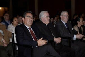 Antonio Pulido entrega los Premios Gota a Gota de Pasión de la Fundación Cajasol en Sevilla