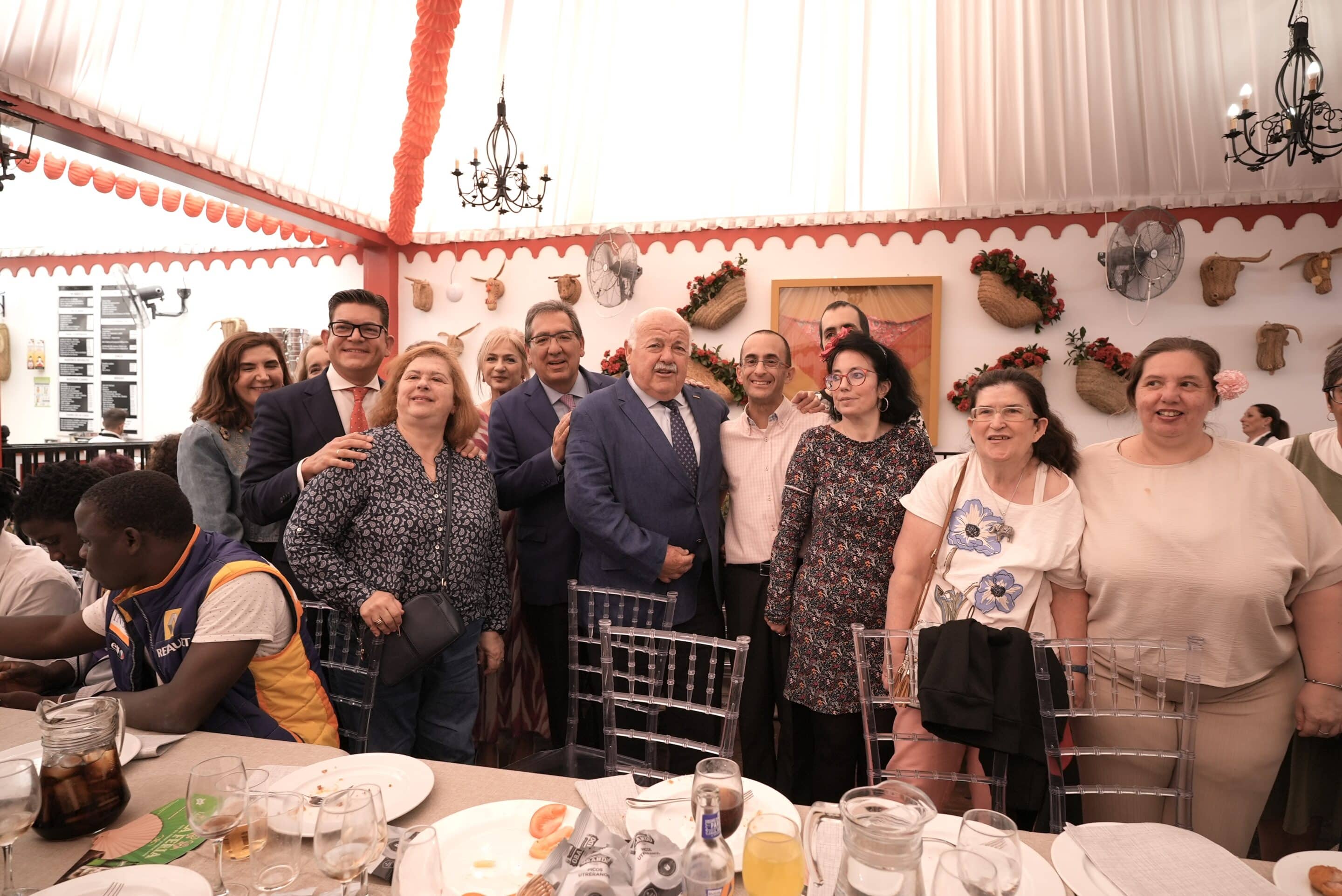 Antonio Pulido, Feria de Abril 2024, almuerzo de entidades sociales de la Fundación Cajasol