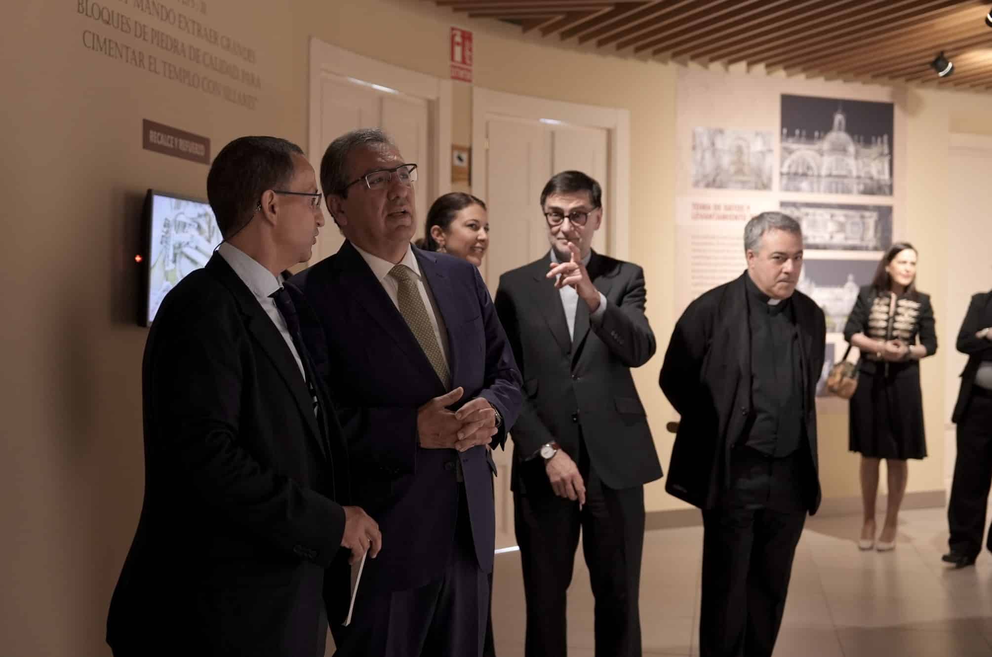 Antonio Pulido inaugura la exposición SPLENDOR LAPIDIS. Trabajos de restauración en la Iglesia del Sagrario de la Catedral de Sevilla