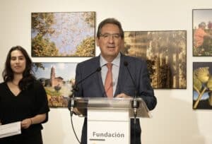 Antonio Pulido inaugura World Press Photo 2024 en la Fundación Cajasol en Sevilla