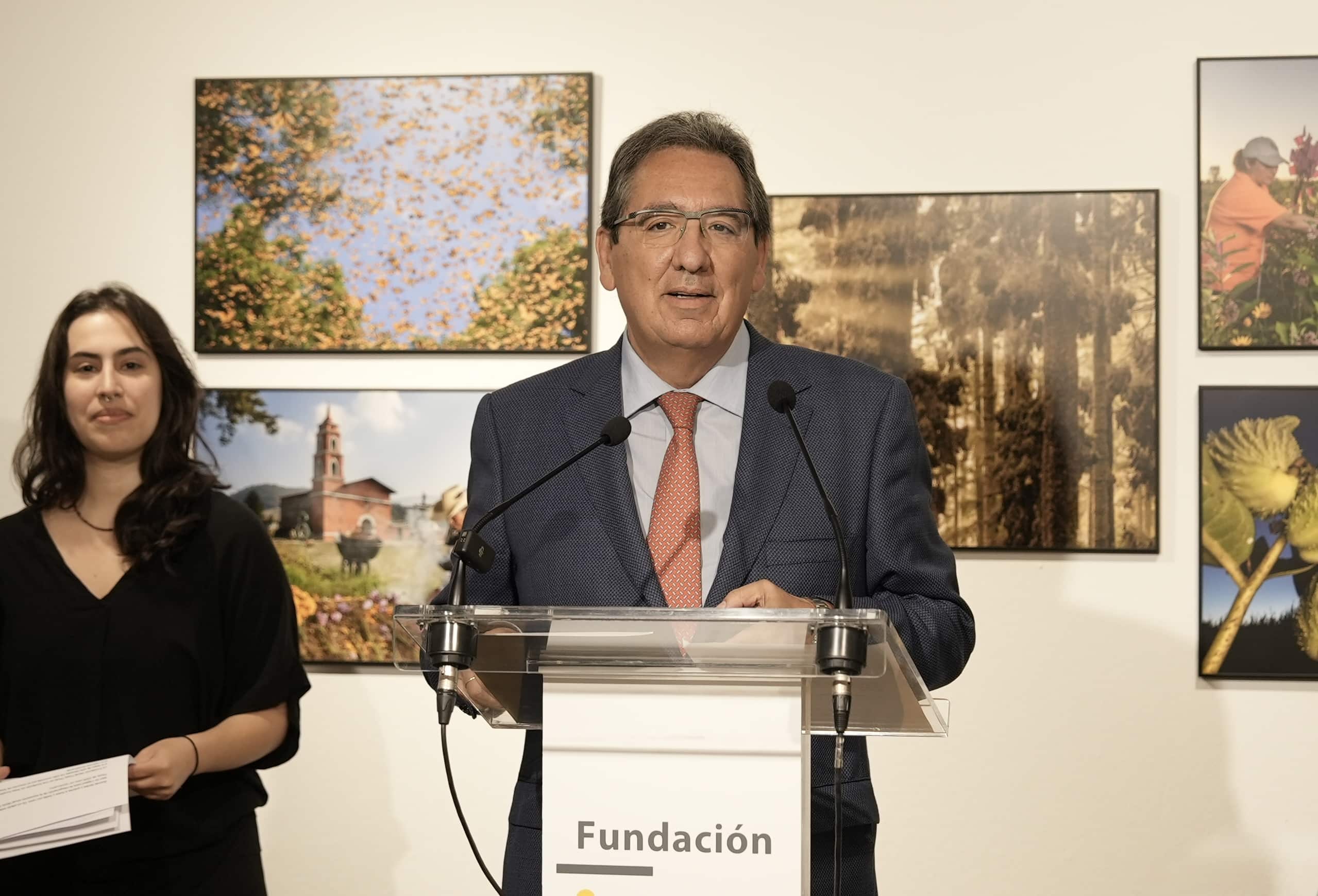 Antonio Pulido inaugura World Press Photo 2024 en la Fundación Cajasol en Sevilla