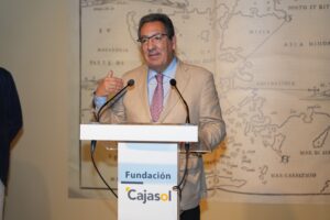 Antonio Pulido en la inauguración de Mapas. Patrimonio cartográfico en Sevilla de los siglos XV al XVIII en Cajasol Sevilla