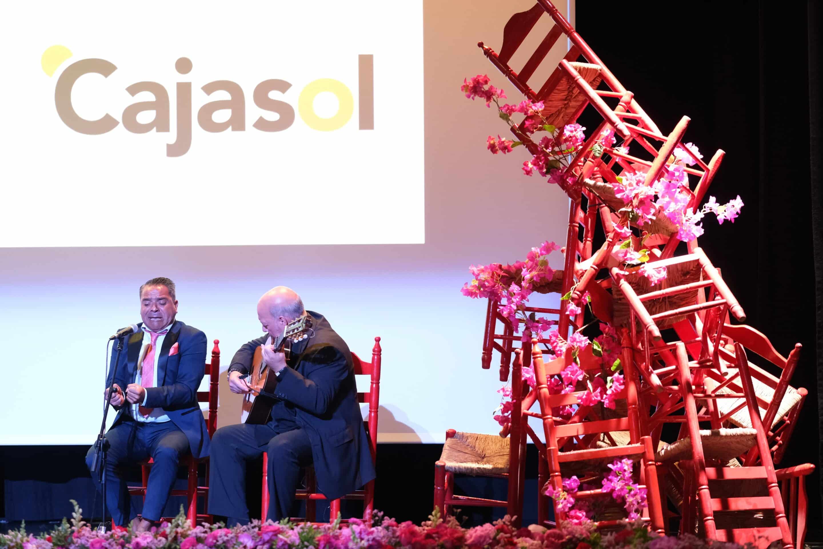 Antonio Pulido entrega los Premios Tradición Jerez a Álvaro Domecq y José Mercé