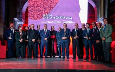 La Fundación Cajasol y el Cabildo Catedral entregan los Premios Gota a Gota de Pasión 2024 en Córdoba