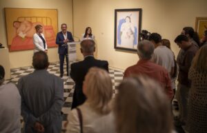 Antonio Pulido y Pilar Miranda inauguran la exposición de Fernando Botero en Cajasol Huelva